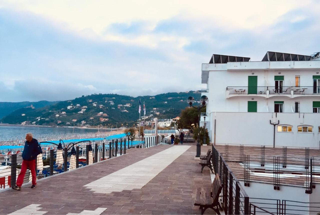 Hotel Ligure Spotorno Esterno foto
