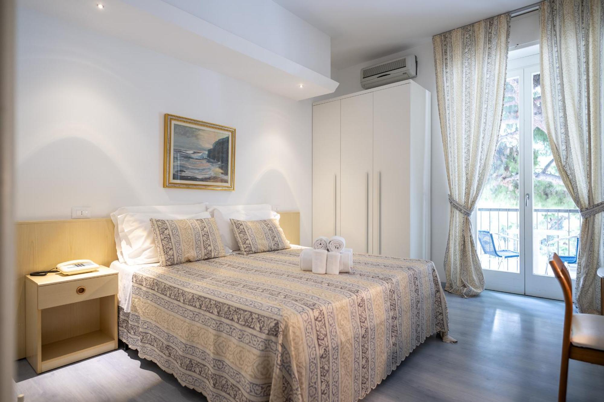 Hotel Ligure Spotorno Esterno foto