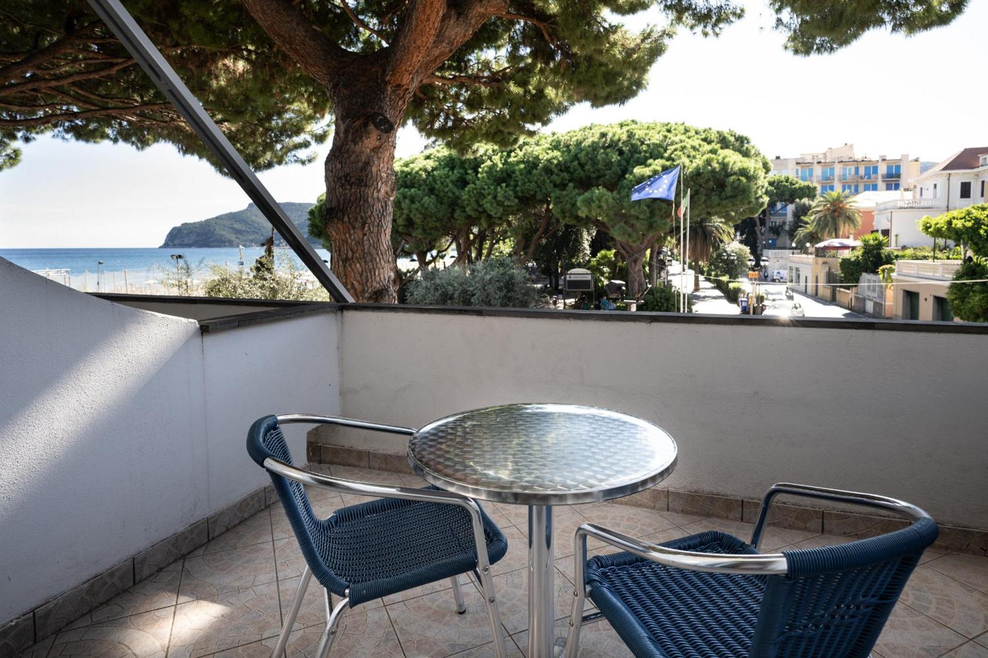 Hotel Ligure Spotorno Esterno foto